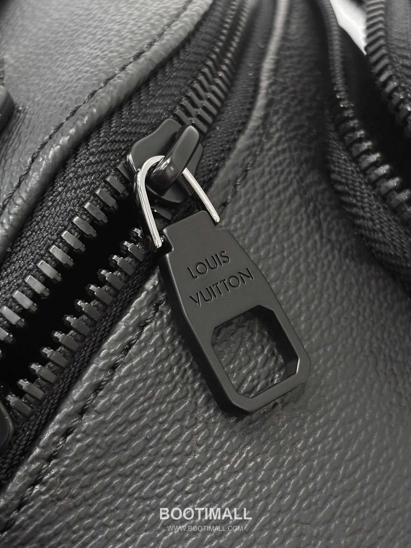 Louis Vuitton Rush Monogram Midnight Coated Canvas Black Belt Bag 루이비통 러쉬 모노그램 미드나이트 코팅 캔버스 블랙 벨트백 30cm 9