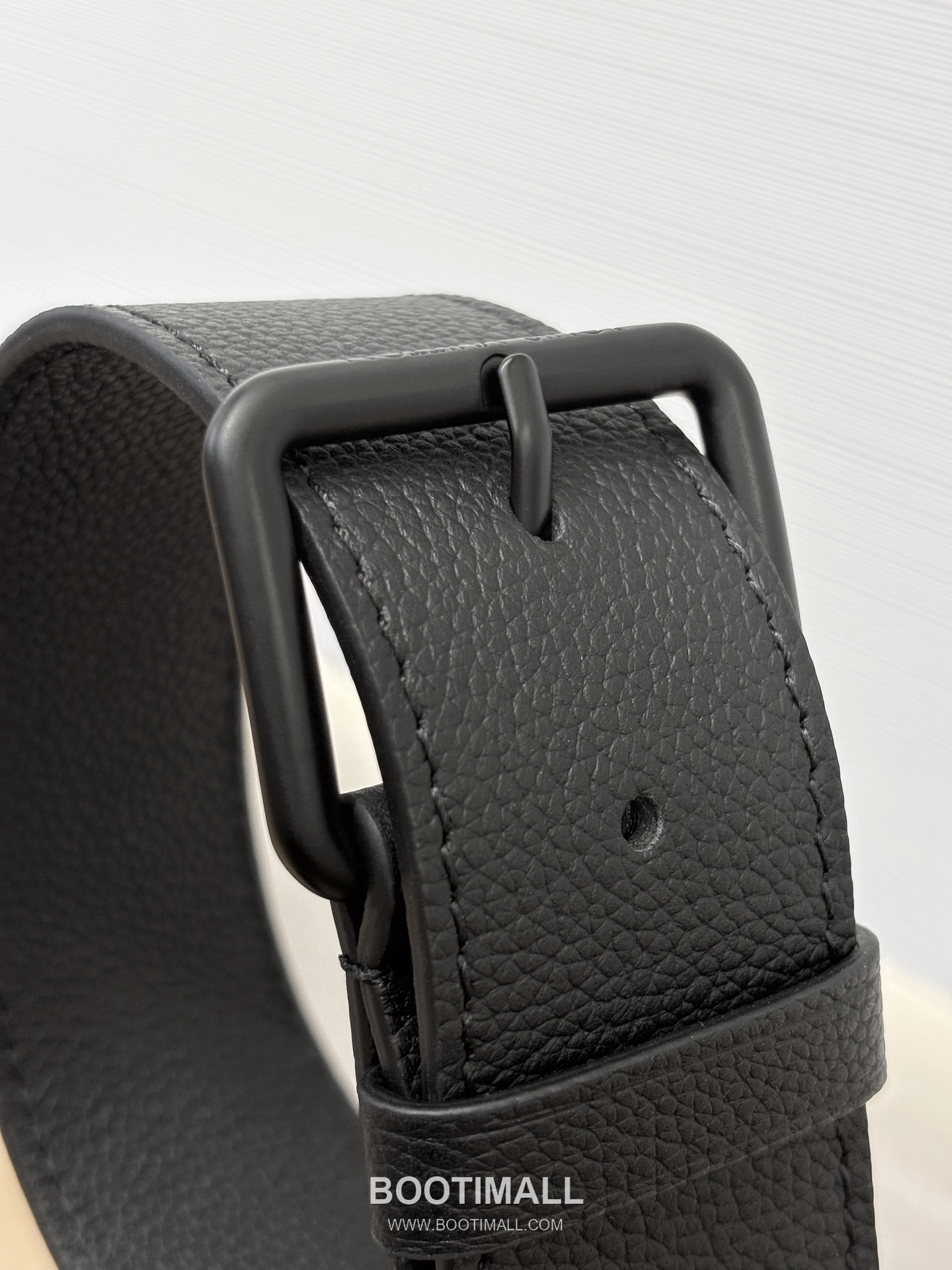 Louis Vuitton Rush Monogram Midnight Coated Canvas Black Belt Bag 루이비통 러쉬 모노그램 미드나이트 코팅 캔버스 블랙 벨트백 30cm 10