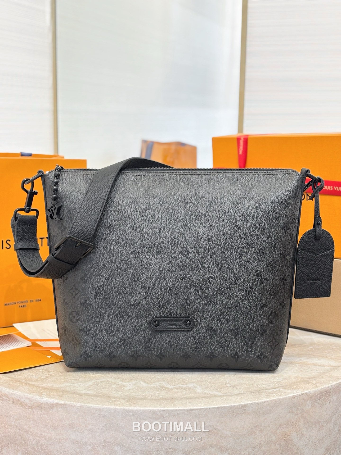 Louis Vuitton Vagabond Hobo Bag Monogram Midnight Canvas M27856 루이비통 바가본드 호보백 모노그램 미드나잇 코팅 캔버스 41cm 1