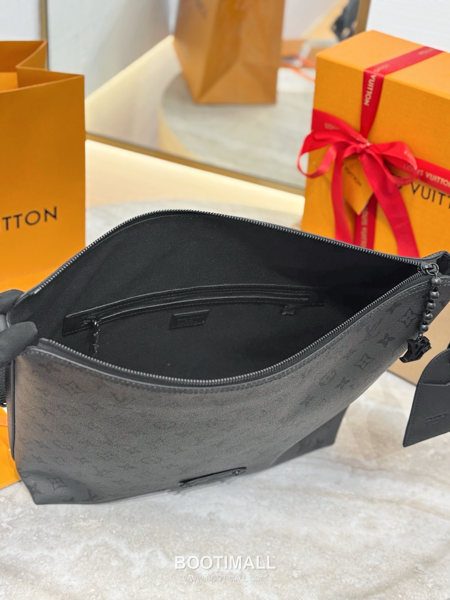 Louis Vuitton Vagabond Hobo Bag Monogram Midnight Canvas M27856 루이비통 바가본드 호보백 모노그램 미드나잇 코팅 캔버스 41cm 5