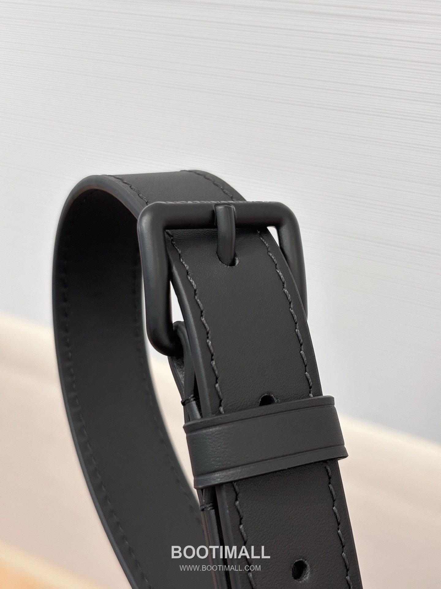 Louis Vuitton Christopher Monogram Taurillon Grained Cowhide Black Messenger Bag 루이비통 크리스토퍼 모노그램 토리용 그레인드 소가죽 블랙 메신저백 29cm 10