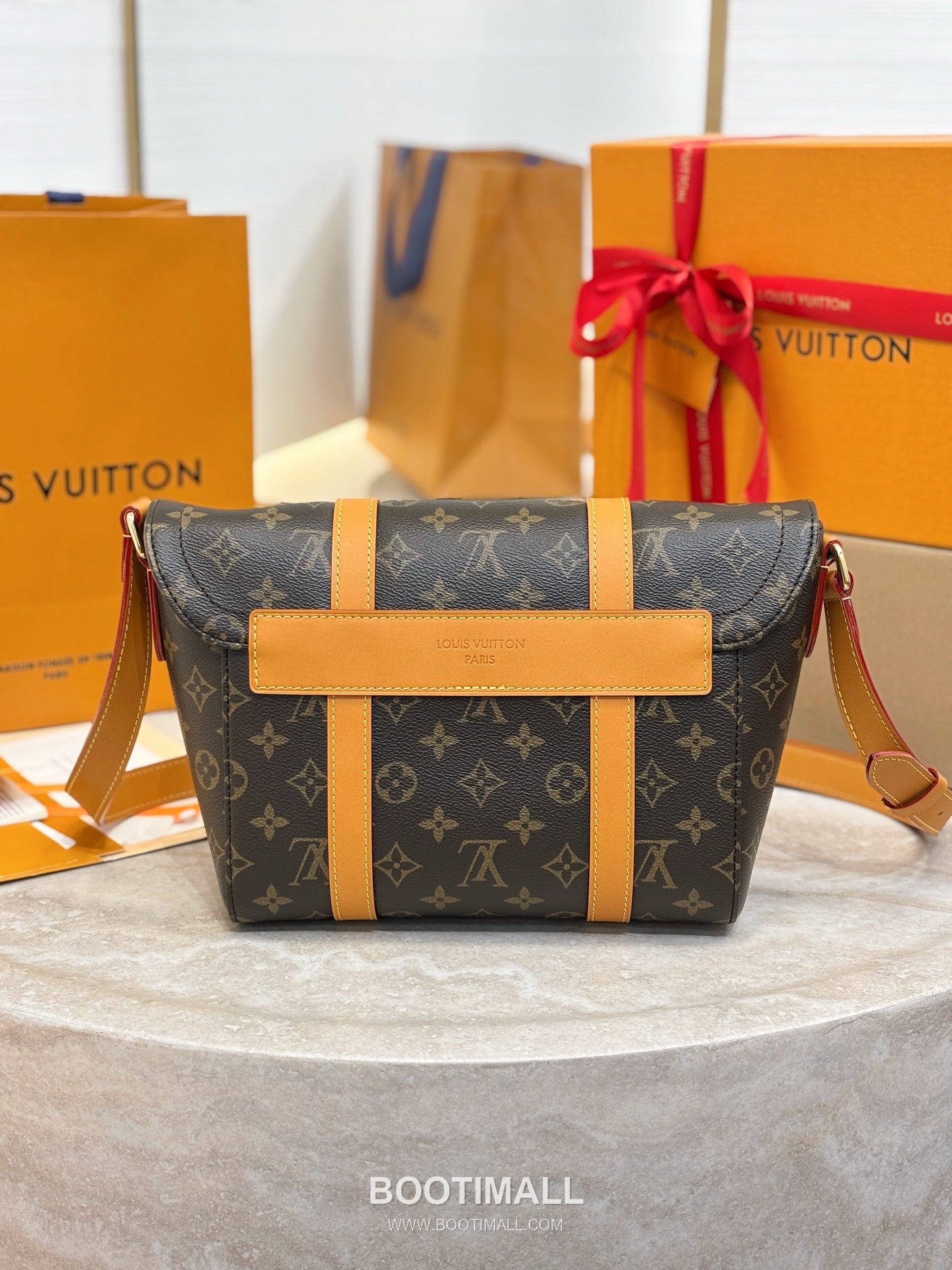 Louis Vuitton Christopher Monogram Archive Canvas Brown Messenger Bag 루이비통 크리스토퍼 모노그램 아카이브 캔버스 브라운 메신저백 32cm 3