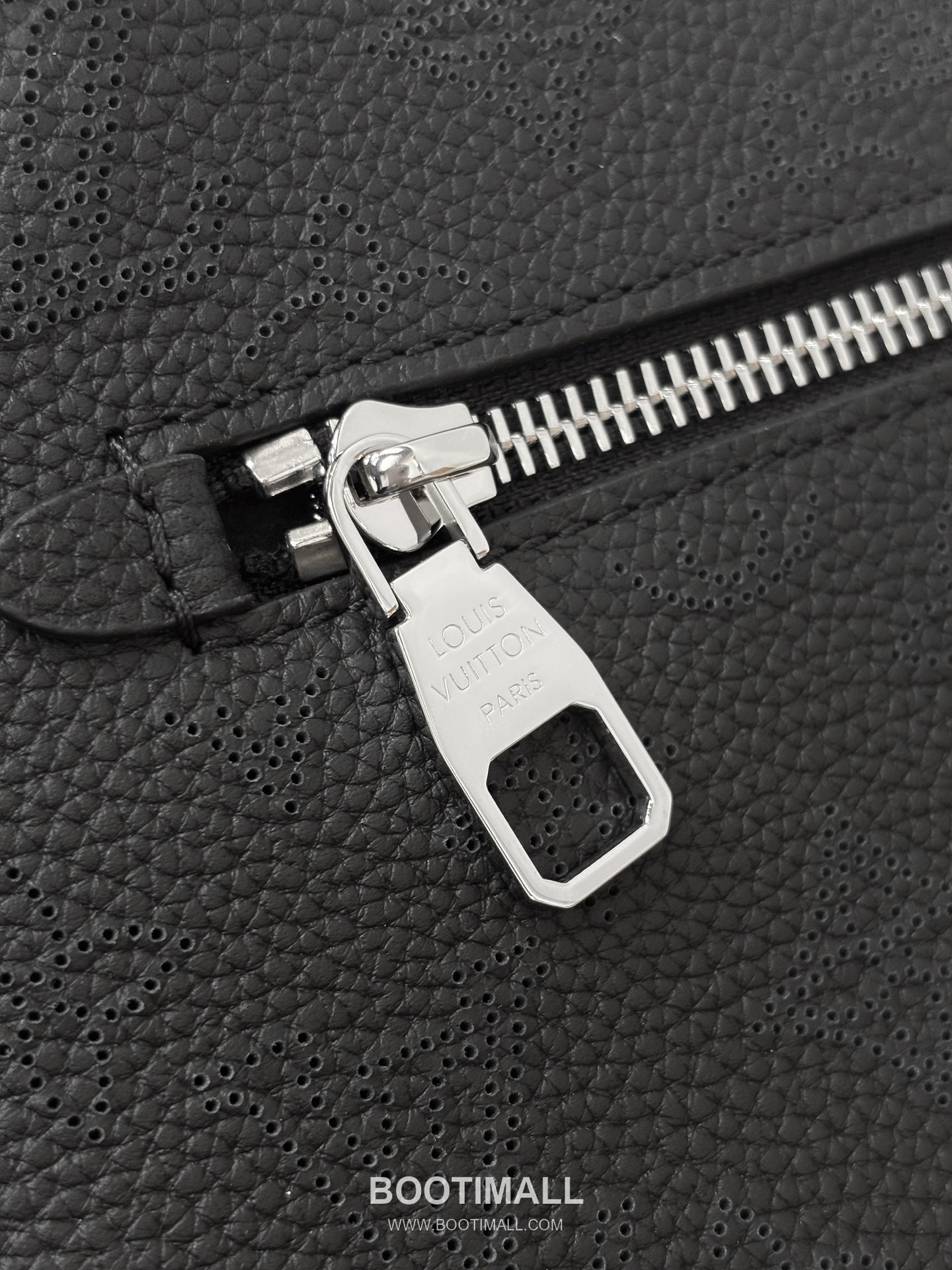 Louis Vuitton All Around Small Mahina Monogram Perforated Cowhide Black Top Handle Bag 루이비통 올 어라운드 스몰 마히나 모노그램 퍼포레이티드 M28306 소가죽 블랙 탑핸들백 25cm 9