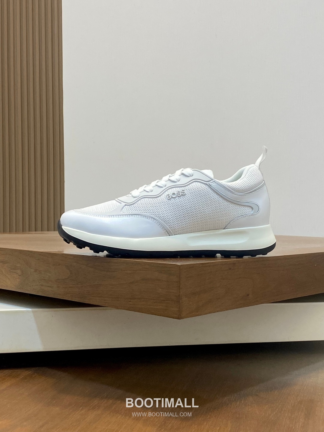 BOSS Leather Knit Runner Sneakers 휴고보스 레더 니트 러너 남성 스니커즈 화이트 블랙 2