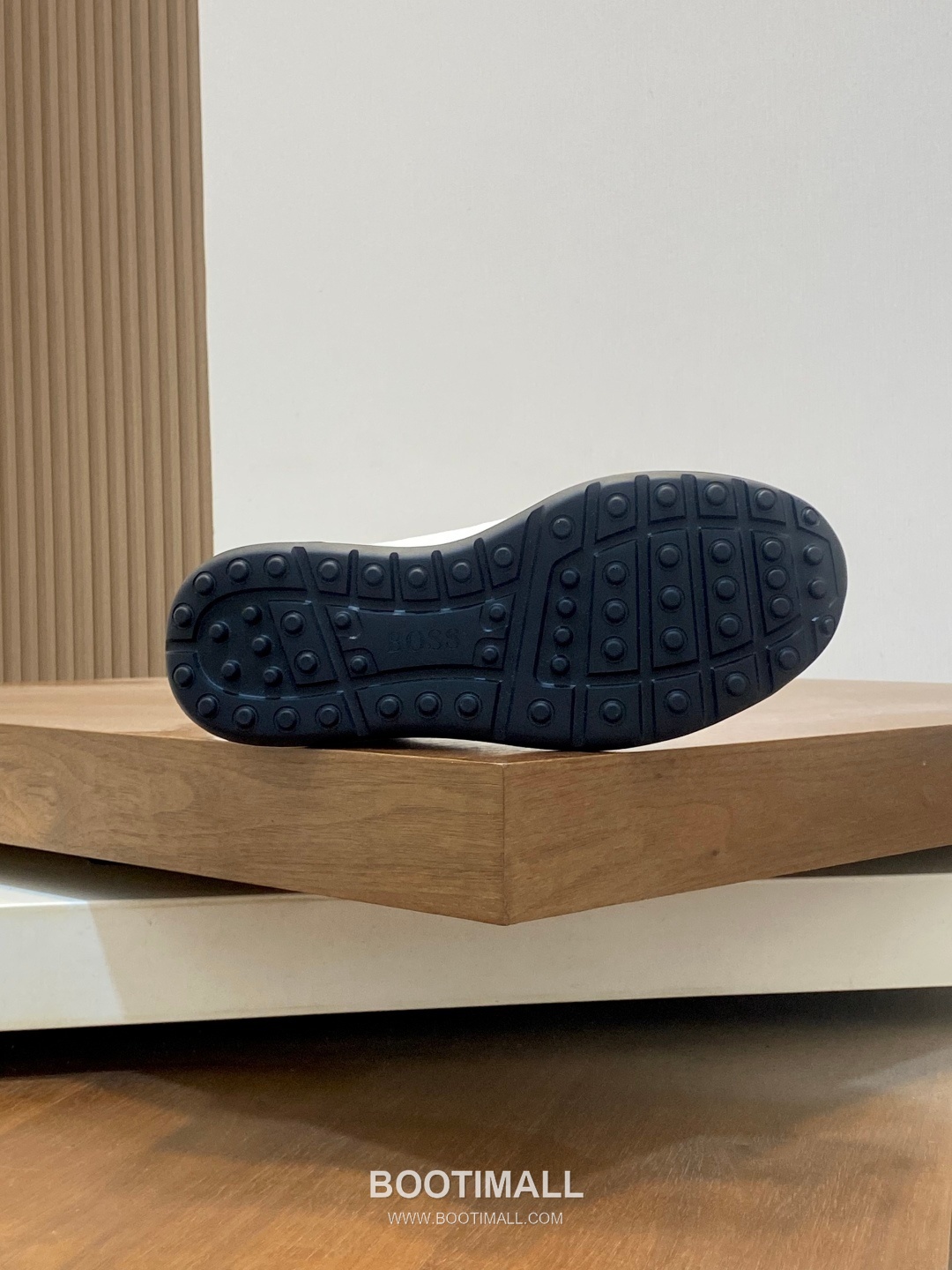 BOSS Leather Knit Runner Sneakers 휴고보스 레더 니트 러너 남성 스니커즈 화이트 블랙 9