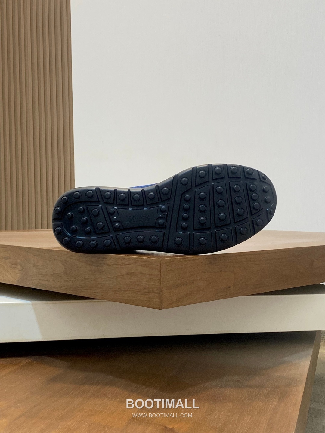 BOSS Leather Knit Runner Sneakers 휴고보스 레더 니트 러너 남성 스니커즈 화이트 블랙 9