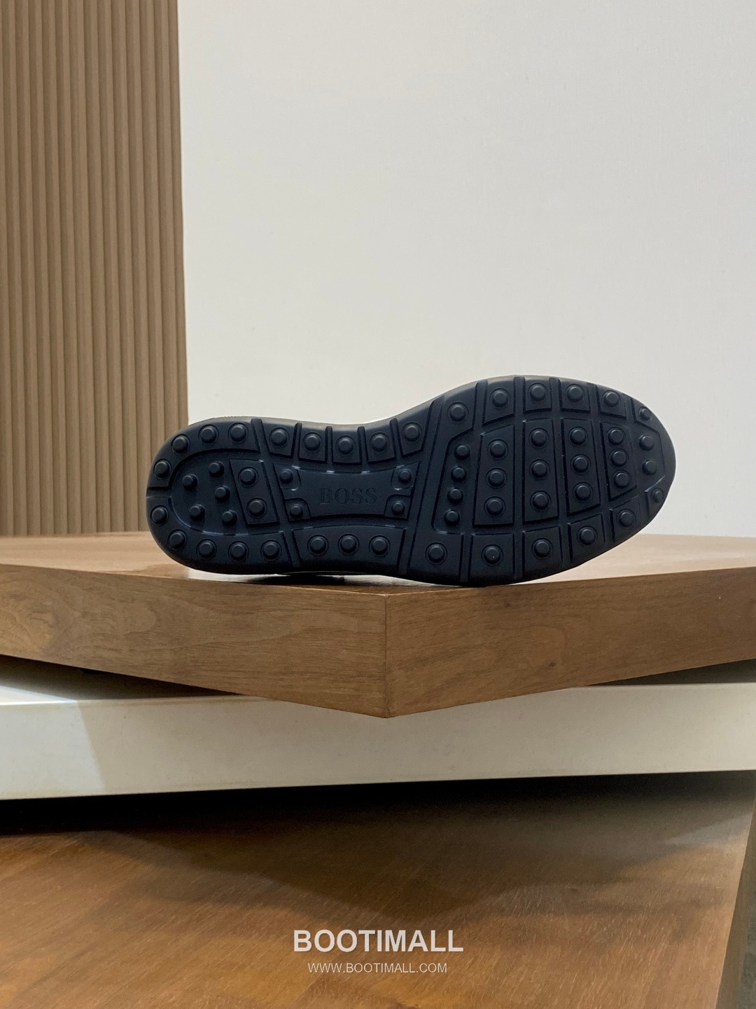 BOSS Leather Knit Runner Sneakers 휴고보스 레더 니트 러너 남성 스니커즈 화이트 블랙 9