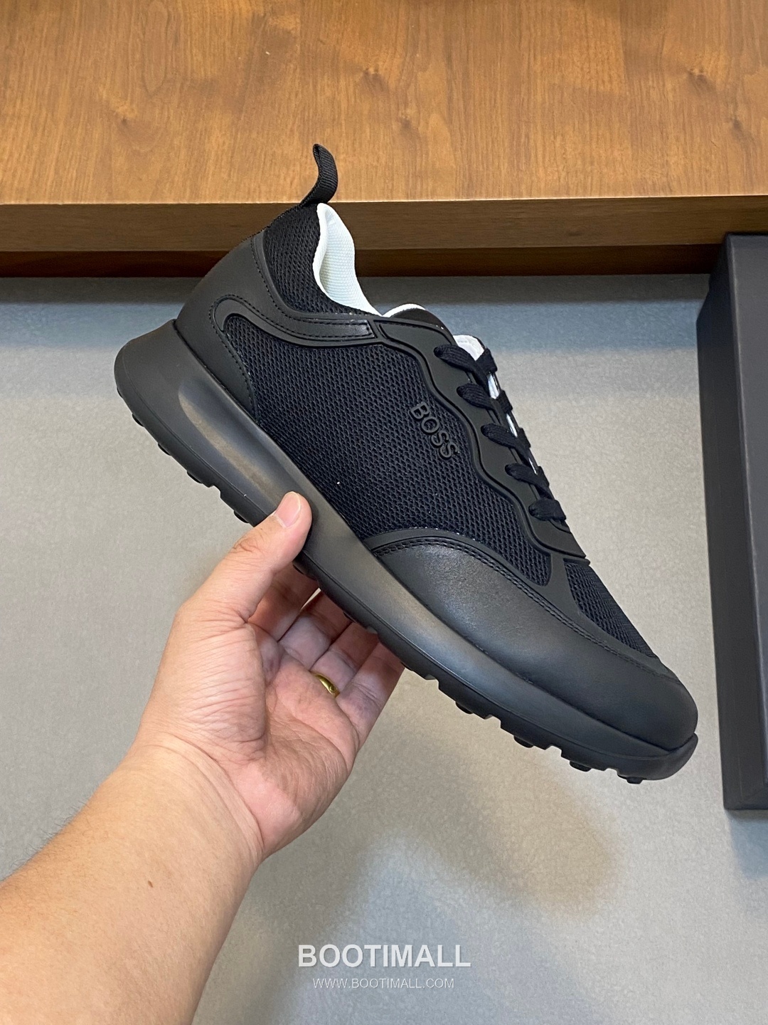 BOSS Leather Knit Runner Sneakers 휴고보스 레더 니트 러너 남성 스니커즈 화이트 블랙 4