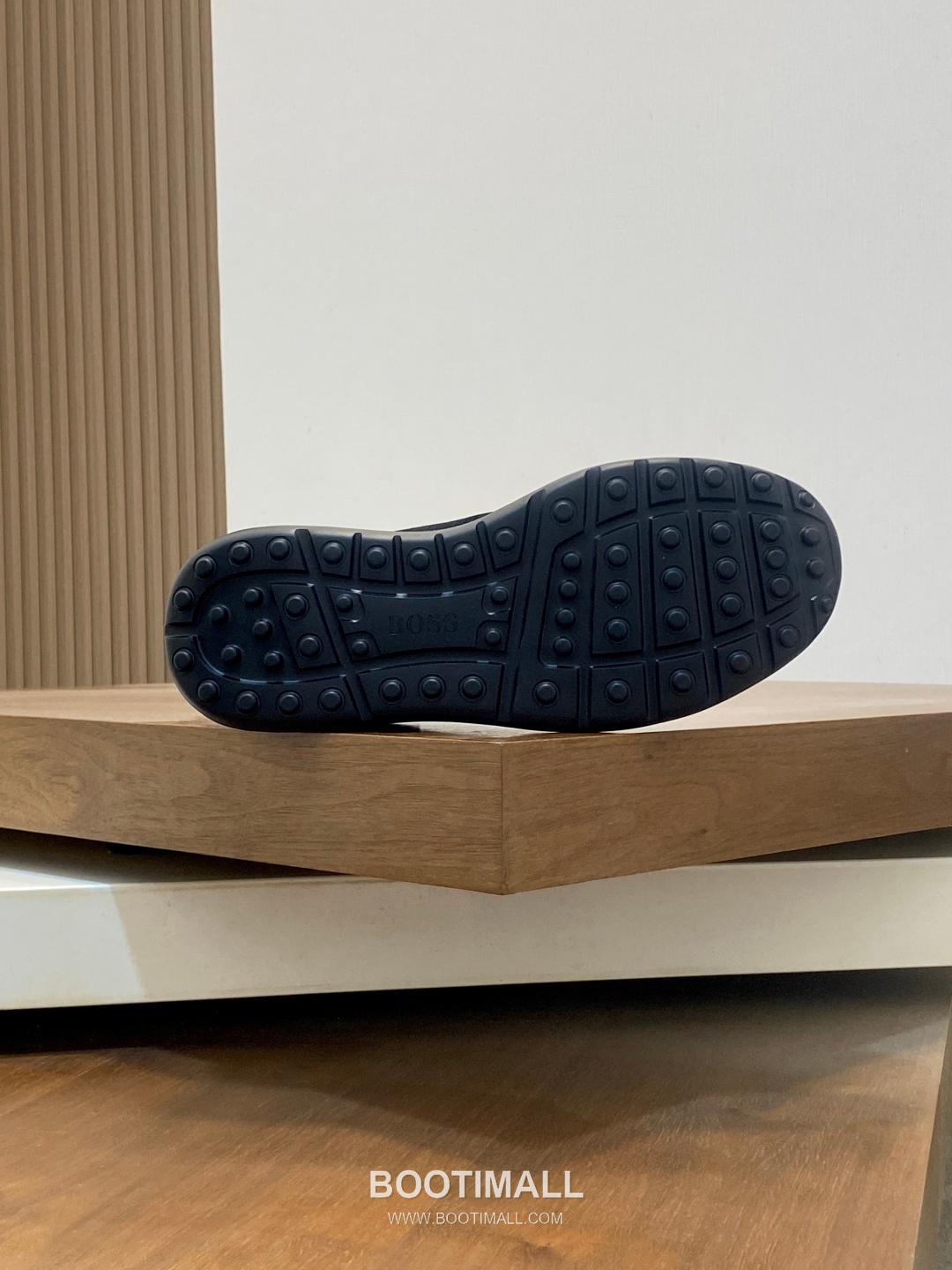 BOSS Leather Knit Runner Sneakers 휴고보스 레더 니트 러너 남성 스니커즈 화이트 블랙 9