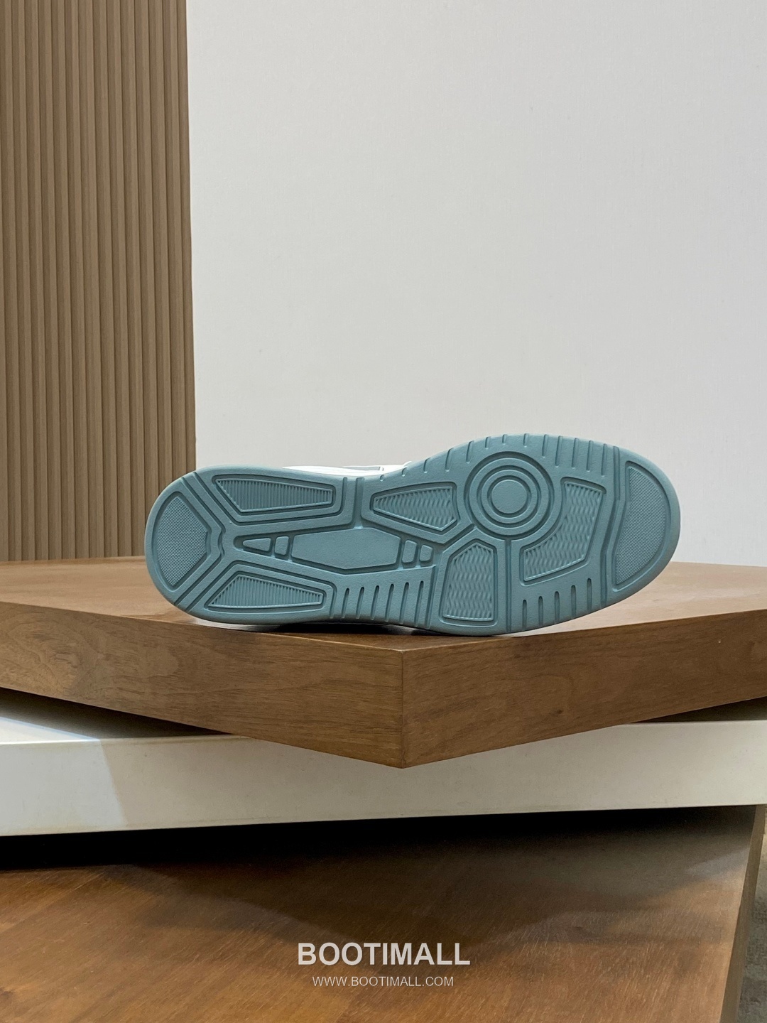 Louis Vuitton LV Trainer Low Sneakers 루이비통 LV 트레이너 로우 남성 스니커즈 9