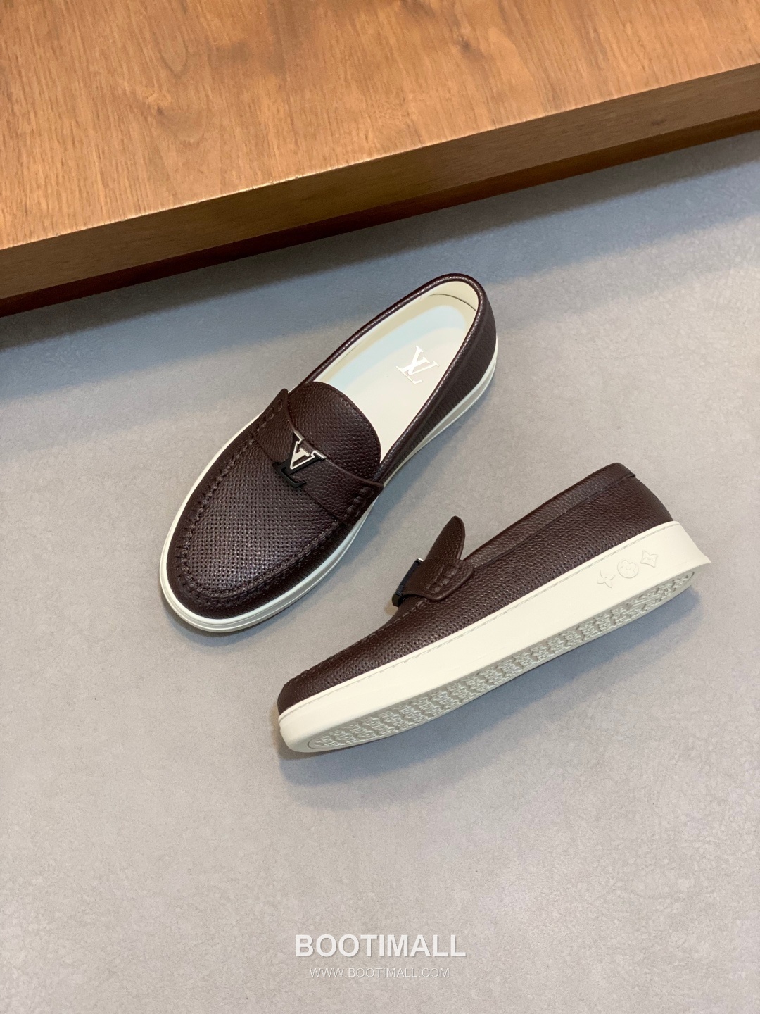 Louis Vuitton Monogram Leather Sneakers 루이비통 모노그램 레더 남성 스니커즈 5