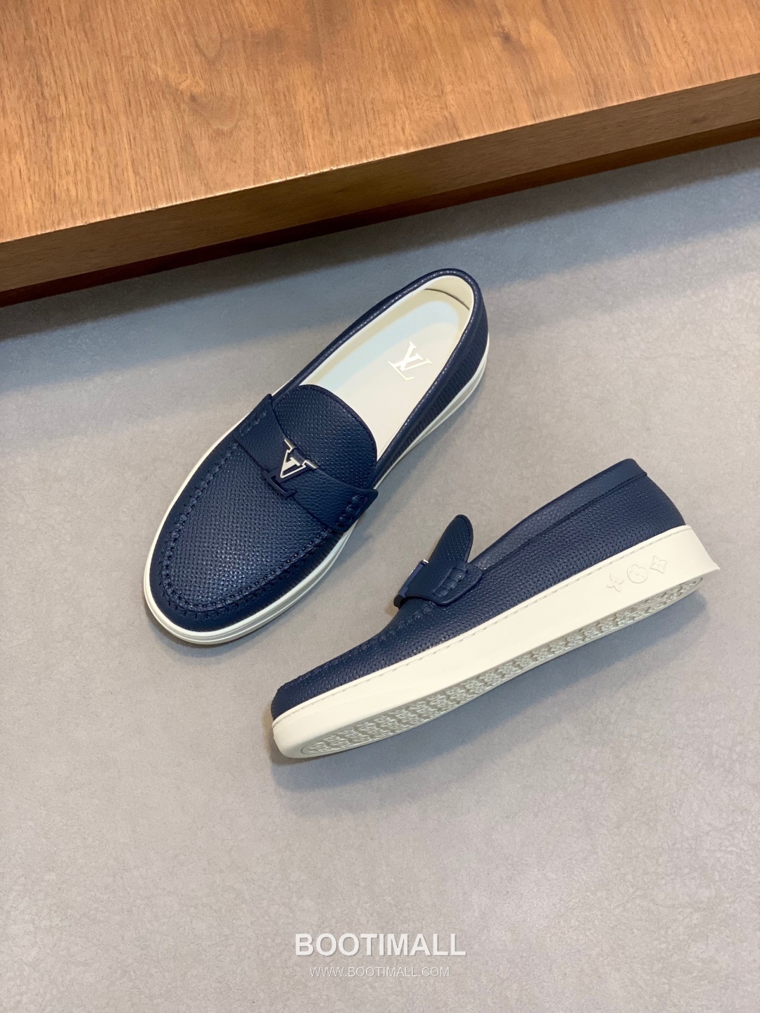 Louis Vuitton Monogram Leather Sneakers 루이비통 모노그램 레더 남성 스니커즈 5