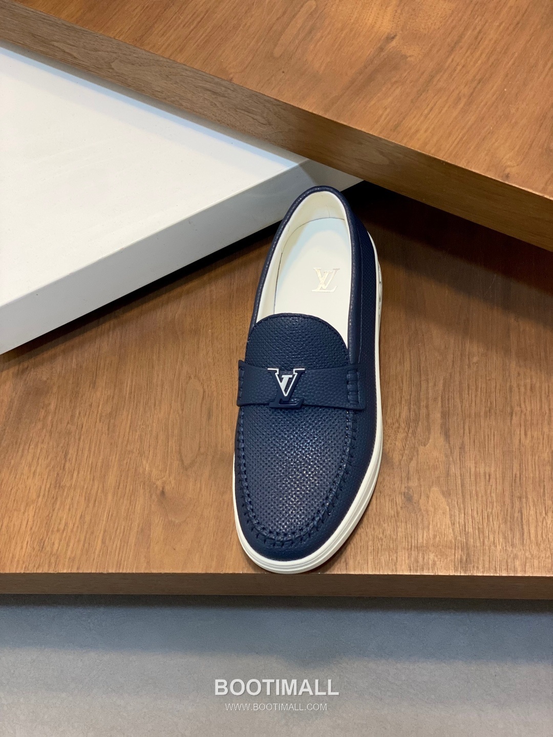 Louis Vuitton Monogram Leather Sneakers 루이비통 모노그램 레더 남성 스니커즈 6