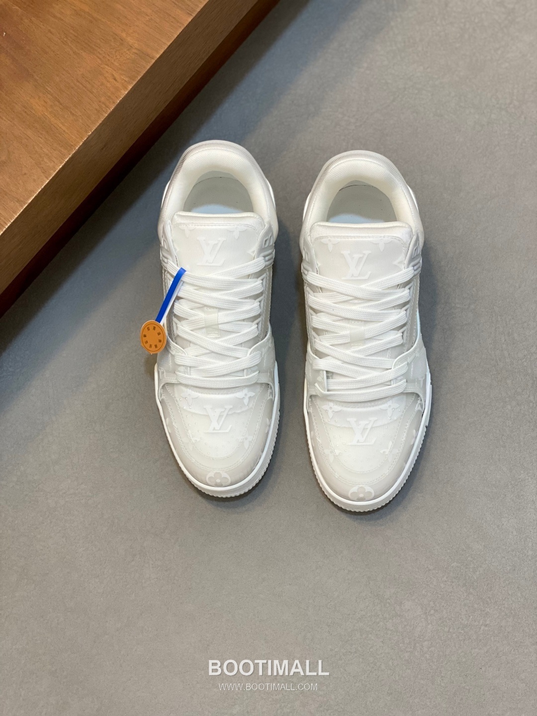 Louis Vuitton LV Trainer Patent Leather Monogram Sneakers 루이비통 LV 트레이너 페이턴트 모노그램 남녀공용 스니커즈 1