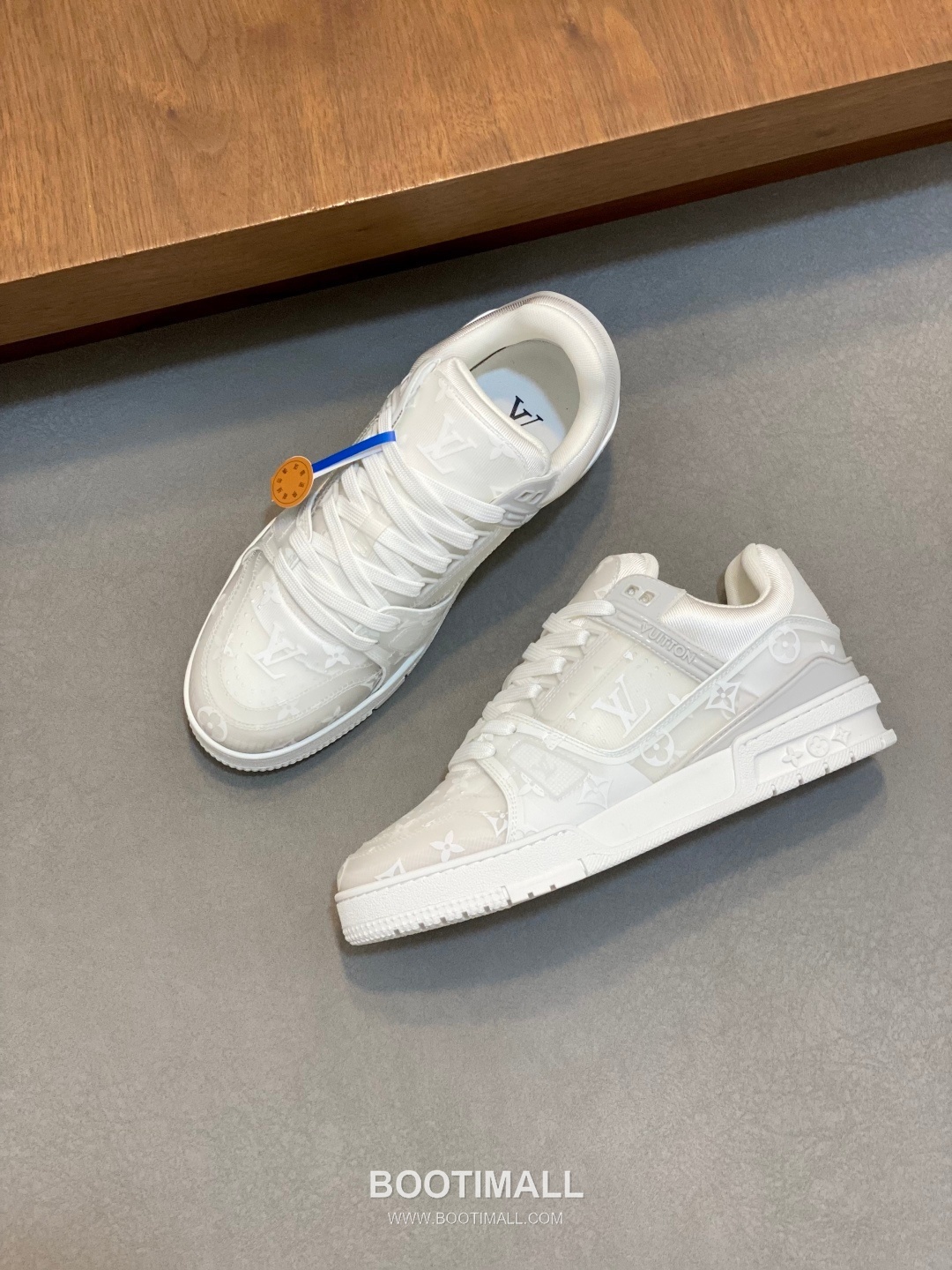 Louis Vuitton LV Trainer Patent Leather Monogram Sneakers 루이비통 LV 트레이너 페이턴트 모노그램 남녀공용 스니커즈 5