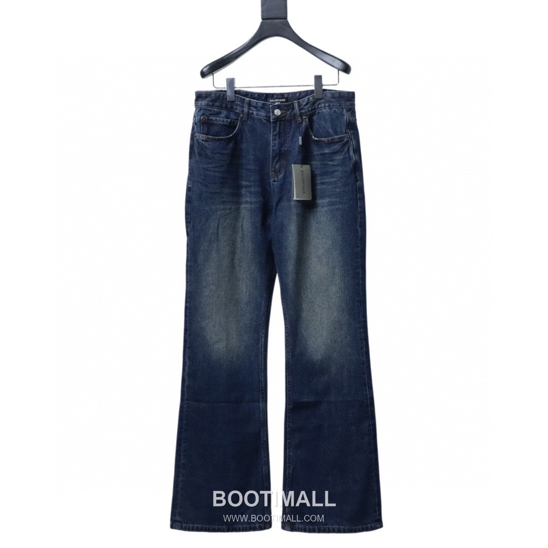 Balenciaga Washed Denim Bootcut Jeans 발렌시아가 워시드 데님 부츠컷 진 7