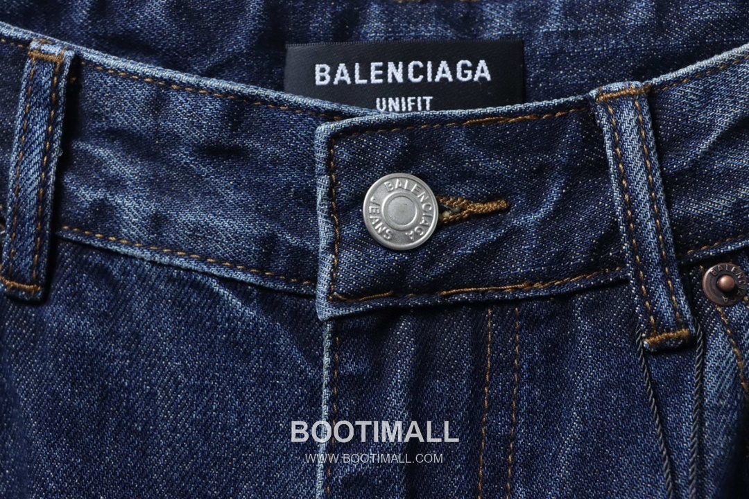 Balenciaga Washed Denim Bootcut Jeans 발렌시아가 워시드 데님 부츠컷 진 13