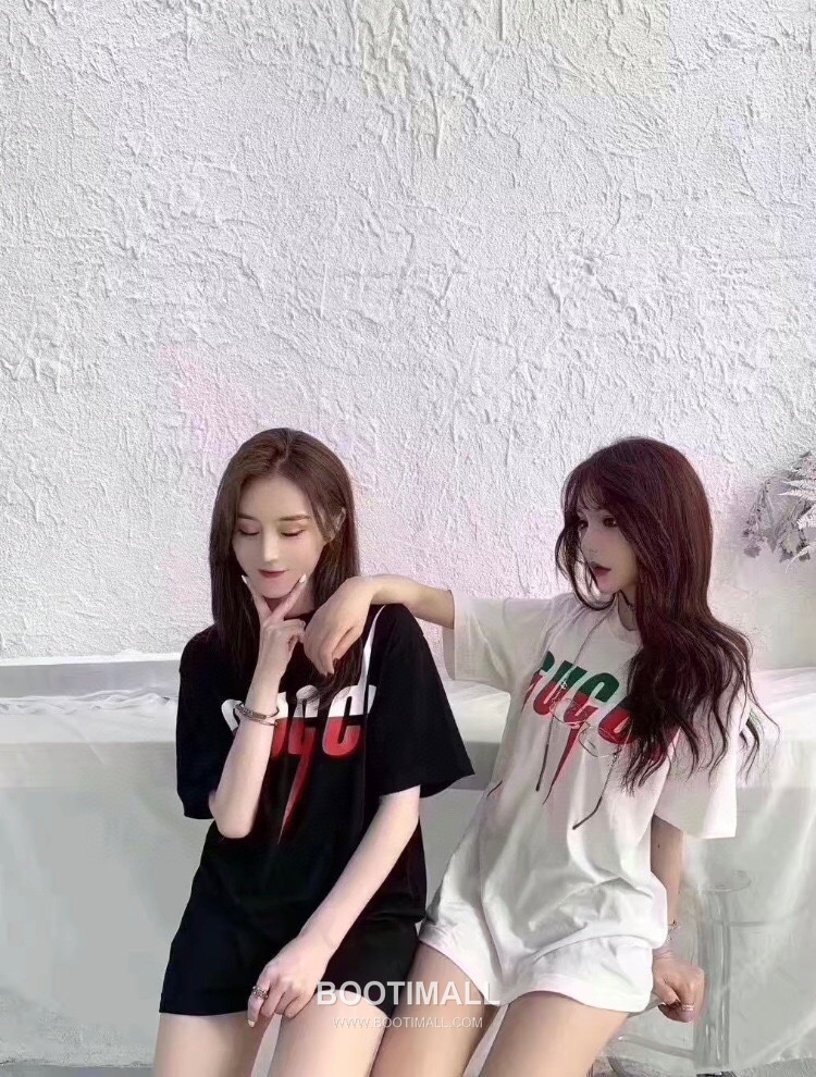 Gucci Lightning Graphic Heavy Cotton Oversized Short Sleeve T-Shirt 구찌 라이트닝 그래픽 헤비 코튼 오버핏 반팔 티셔츠 1