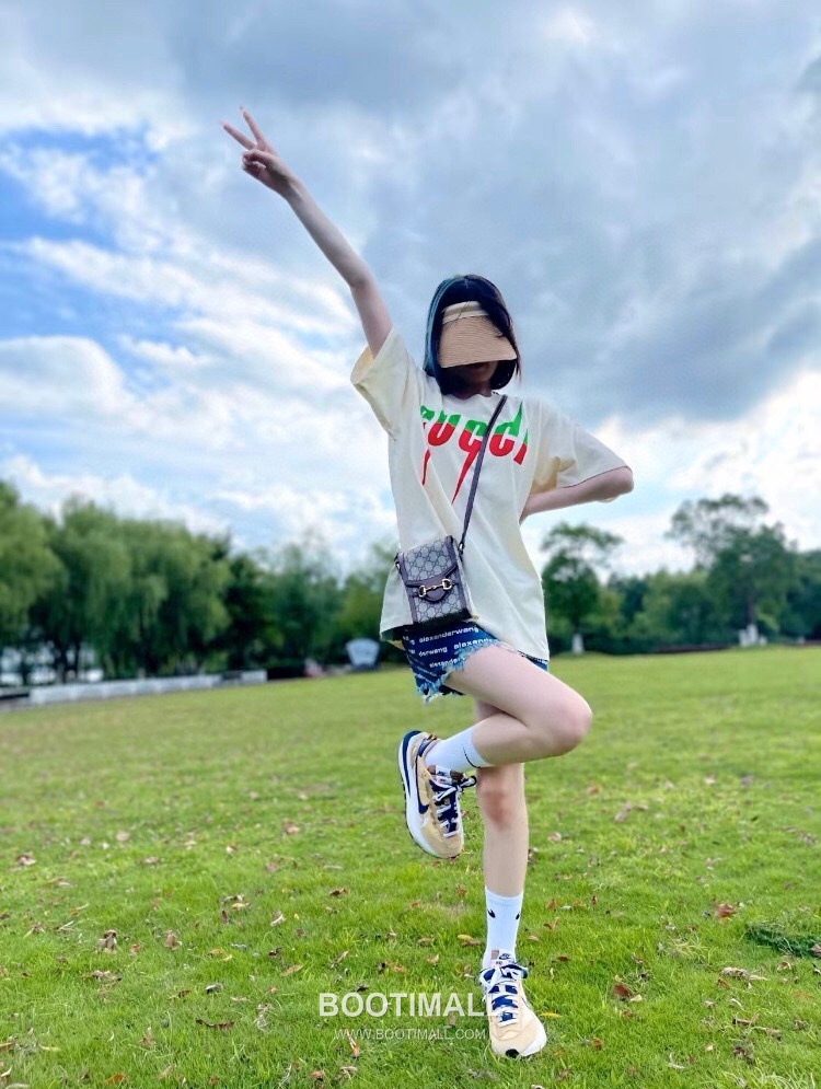 Gucci Lightning Graphic Heavy Cotton Oversized Short Sleeve T-Shirt 구찌 라이트닝 그래픽 헤비 코튼 오버핏 반팔 티셔츠 2