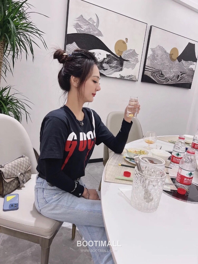 Gucci Lightning Graphic Heavy Cotton Oversized Short Sleeve T-Shirt 구찌 라이트닝 그래픽 헤비 코튼 오버핏 반팔 티셔츠 1