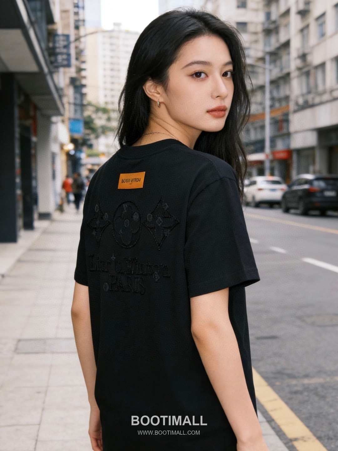 Louis Vuitton Monogram Flower Embroidered Heavy Cotton Short Sleeve T-Shirt 루이비통 모노그램 플라워 자수 헤비 코튼 반팔 티셔츠 1