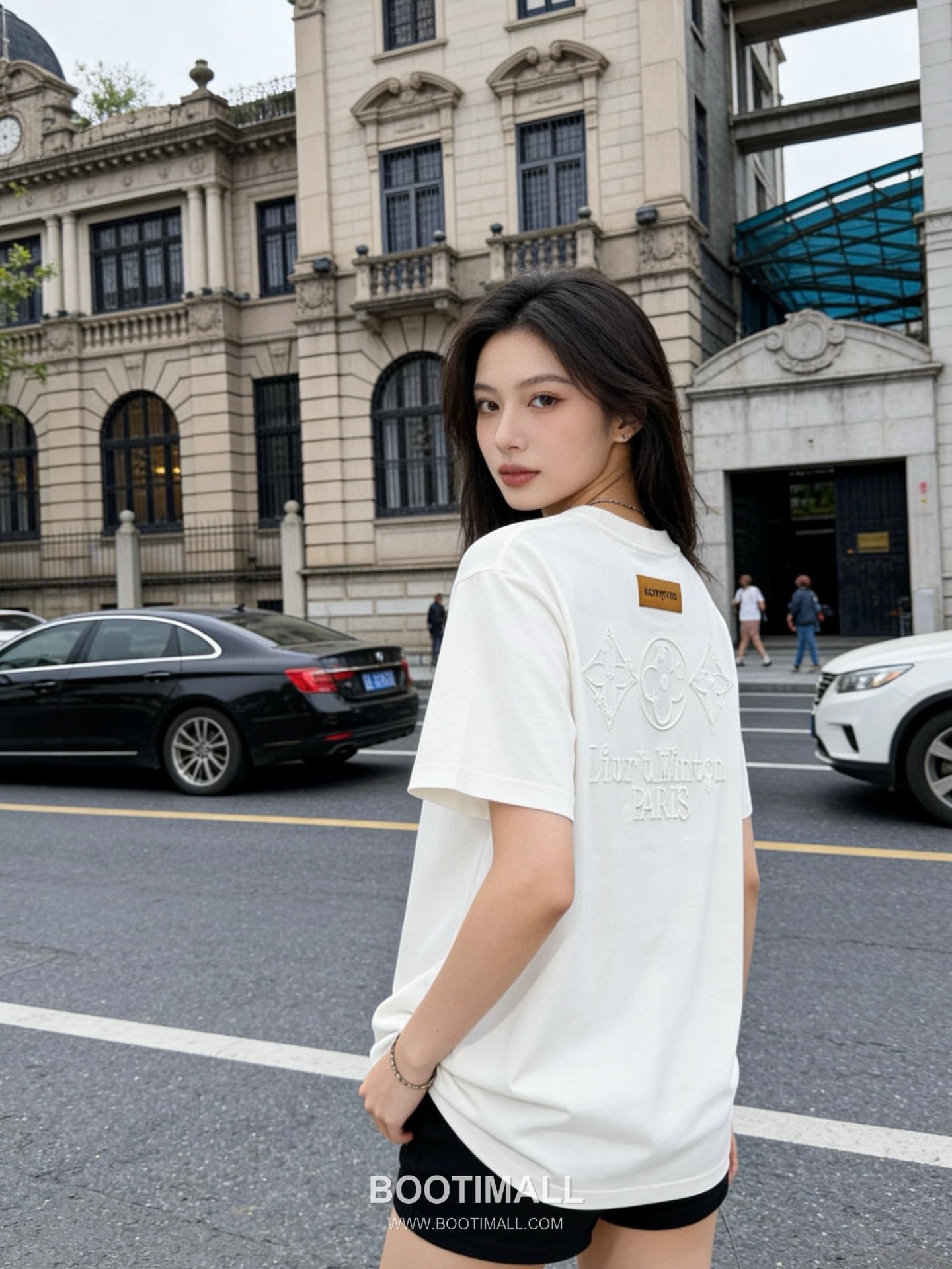 Louis Vuitton Monogram Flower Embroidered Heavy Cotton Short Sleeve T-Shirt 루이비통 모노그램 플라워 자수 헤비 코튼 반팔 티셔츠 2