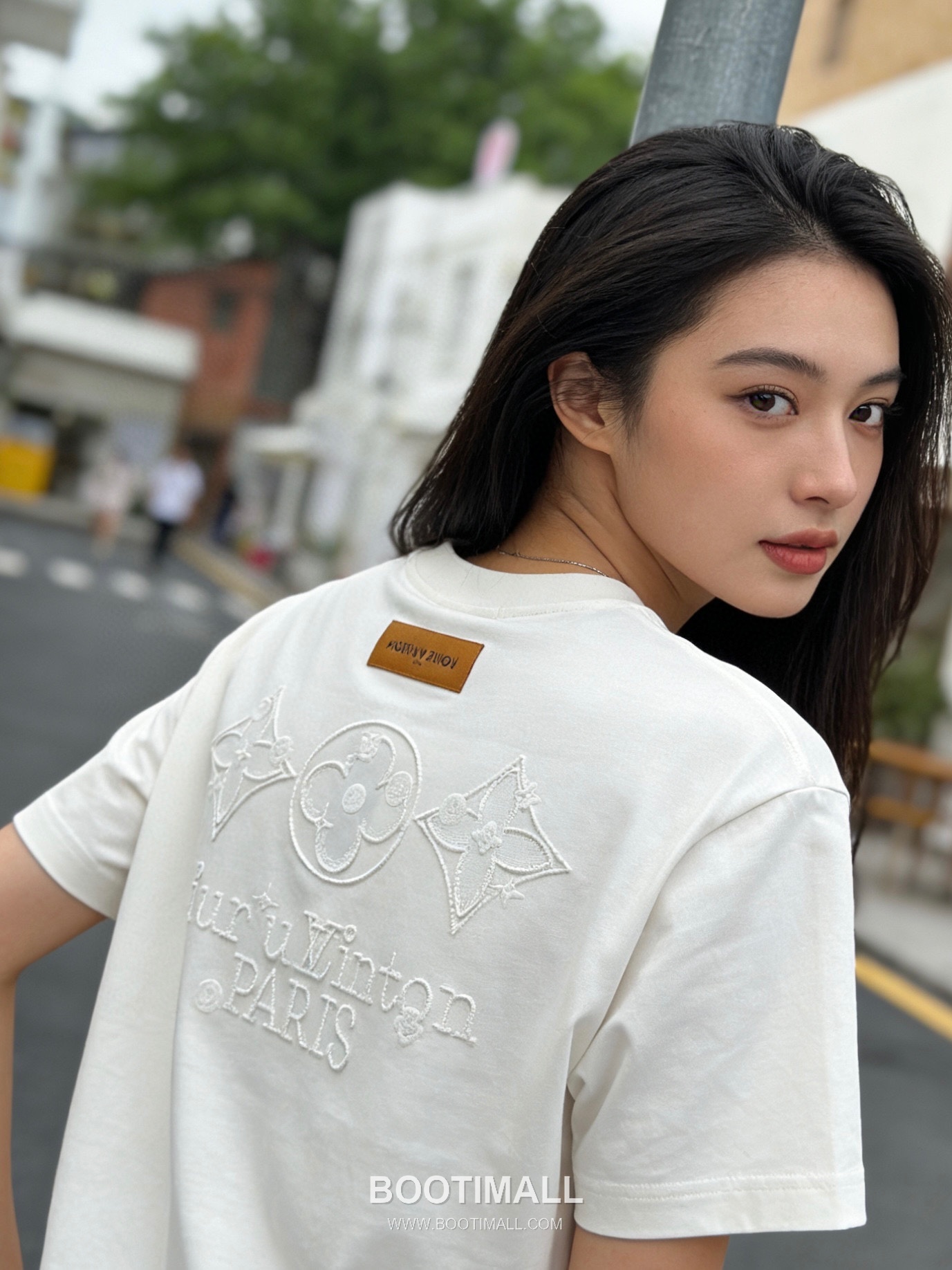 Louis Vuitton Monogram Flower Embroidered Heavy Cotton Short Sleeve T-Shirt 루이비통 모노그램 플라워 자수 헤비 코튼 반팔 티셔츠 3