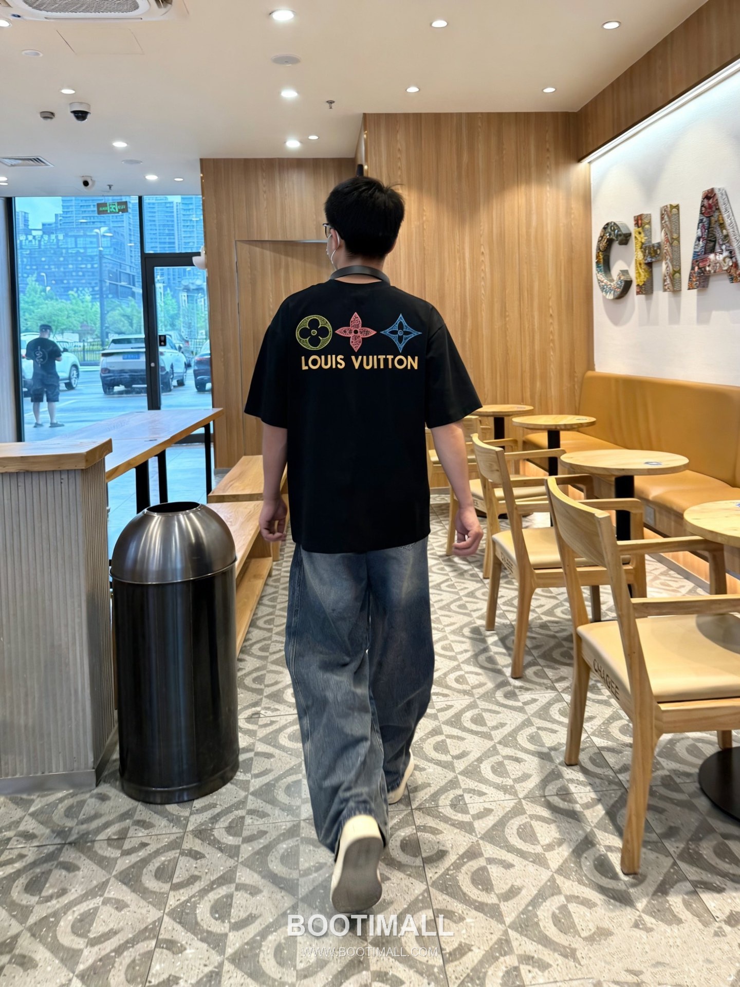 Louis Vuitton Crown Embroidered Heavy Cotton Short Sleeve T-Shirt 루이비통 크라운 자수 헤비 코튼 반팔 티셔츠 1