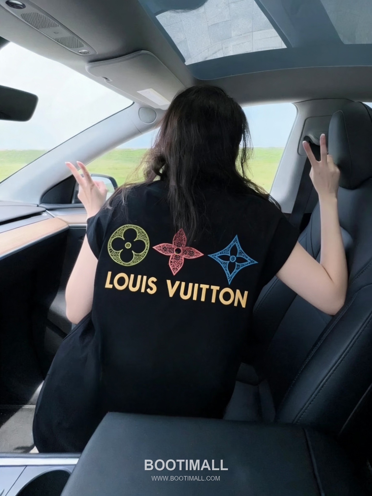 Louis Vuitton Crown Embroidered Heavy Cotton Short Sleeve T-Shirt 루이비통 크라운 자수 헤비 코튼 반팔 티셔츠 2