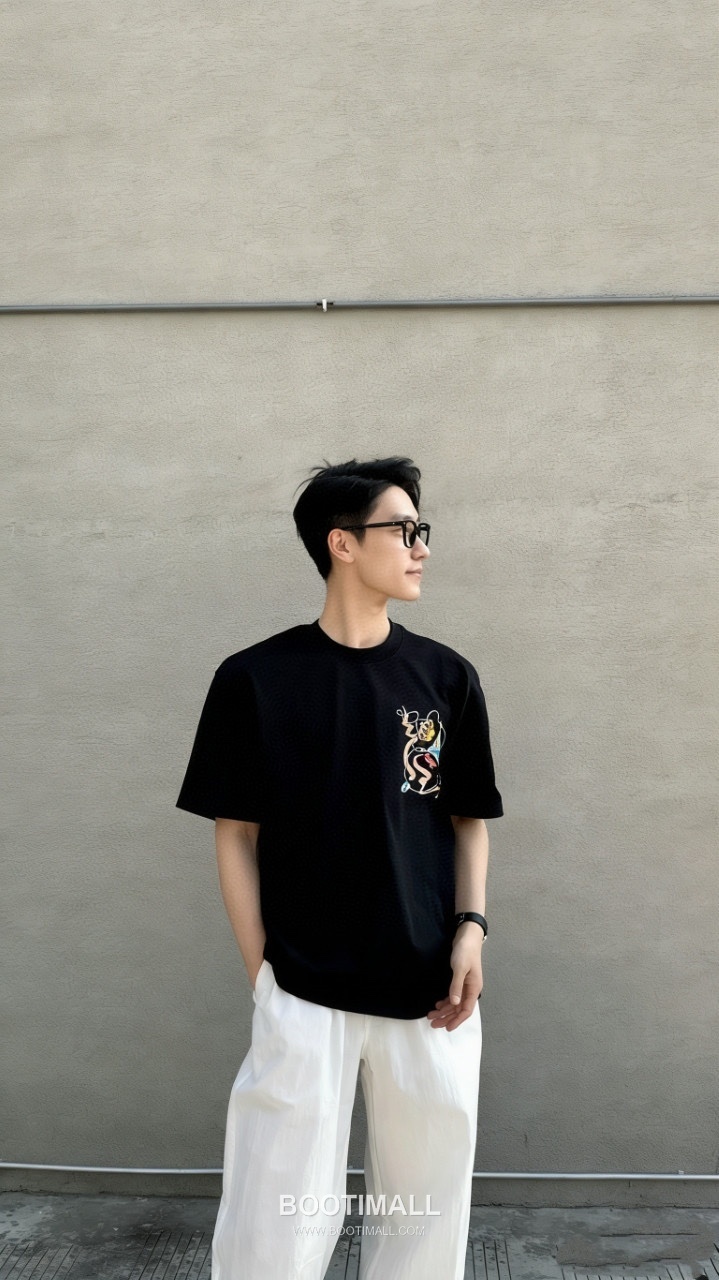 Louis Vuitton Crown Embroidered Heavy Cotton Oversized Short Sleeve T-Shirt 루이비통 크라운 자수 헤비 코튼 오버핏 반팔 티셔츠 1