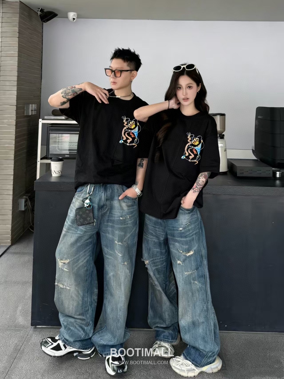 Louis Vuitton Crown Embroidered Heavy Cotton Oversized Short Sleeve T-Shirt 루이비통 크라운 자수 헤비 코튼 오버핏 반팔 티셔츠 5