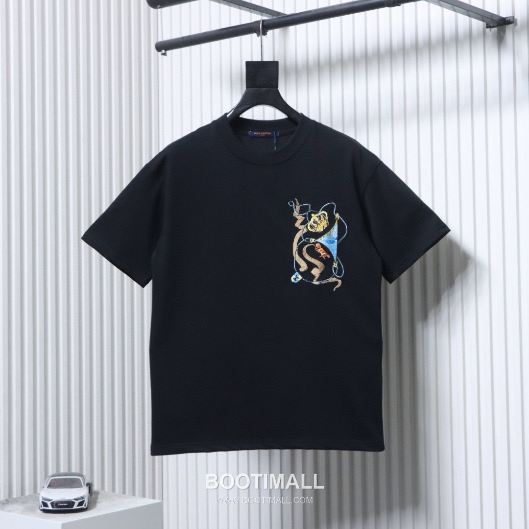 Louis Vuitton Crown Embroidered Heavy Cotton Oversized Short Sleeve T-Shirt 루이비통 크라운 자수 헤비 코튼 오버핏 반팔 티셔츠 9