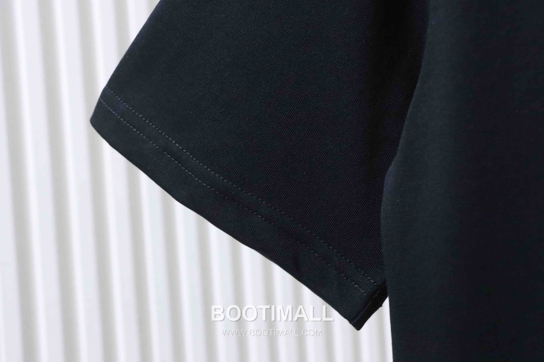 Louis Vuitton Crown Embroidered Heavy Cotton Oversized Short Sleeve T-Shirt 루이비통 크라운 자수 헤비 코튼 오버핏 반팔 티셔츠 15