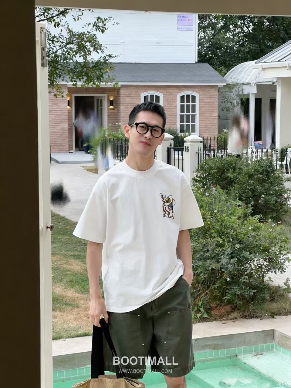 Louis Vuitton Crown Embroidered Heavy Cotton Oversized Short Sleeve T-Shirt 루이비통 크라운 자수 헤비 코튼 오버핏 반팔 티셔츠 5