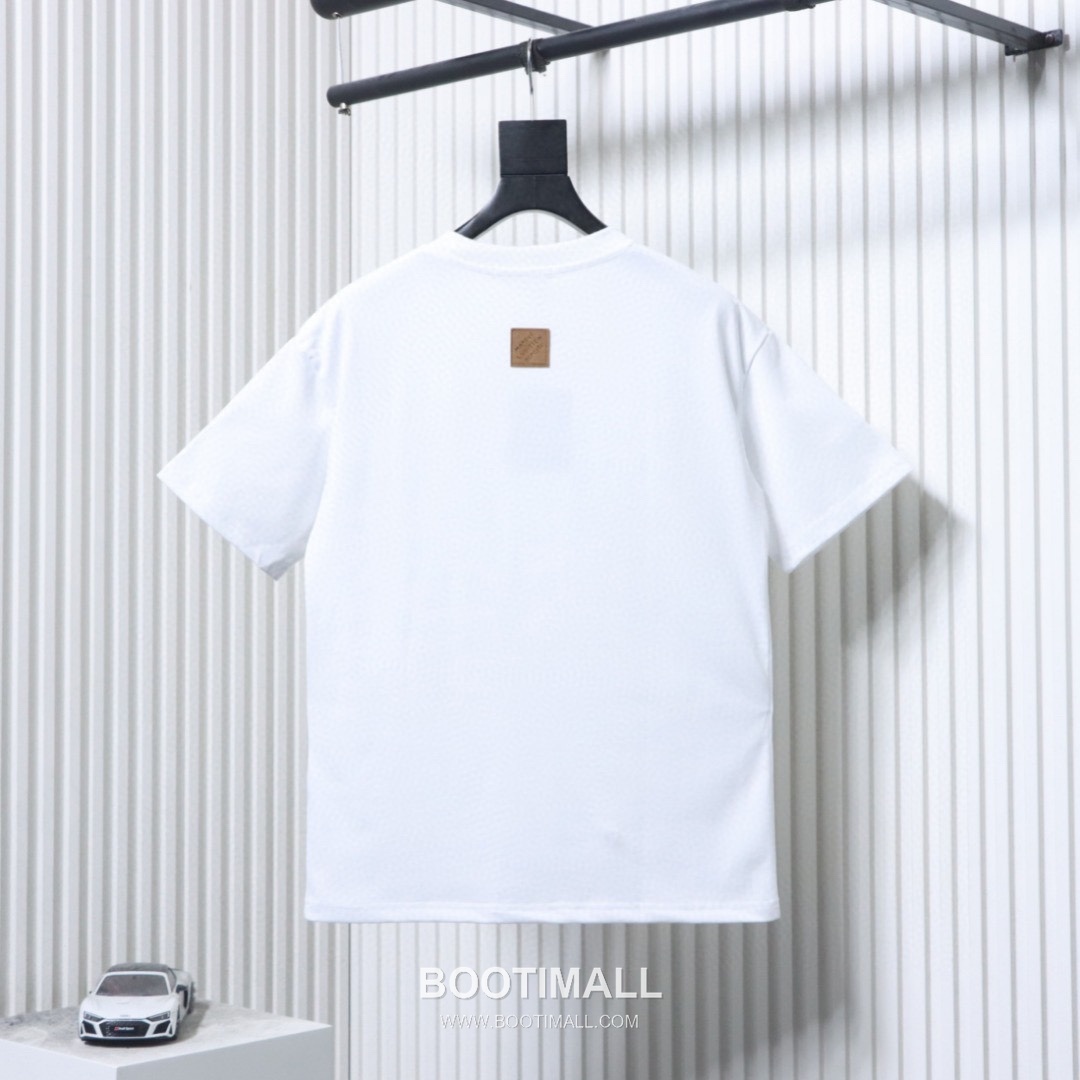Louis Vuitton Crown Embroidered Heavy Cotton Oversized Short Sleeve T-Shirt 루이비통 크라운 자수 헤비 코튼 오버핏 반팔 티셔츠 9