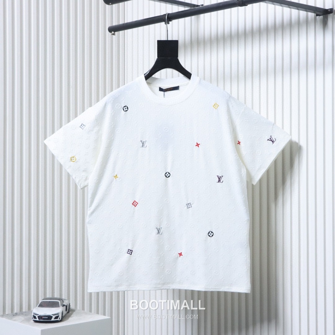 Louis Vuitton Monogram Allover Embroidered Logo Heavy Cotton Oversized Short Sleeve T-Shirt 루이비통 모노그램 올오버 자수 로고 헤비 코튼 오버핏 반팔 티셔츠 7
