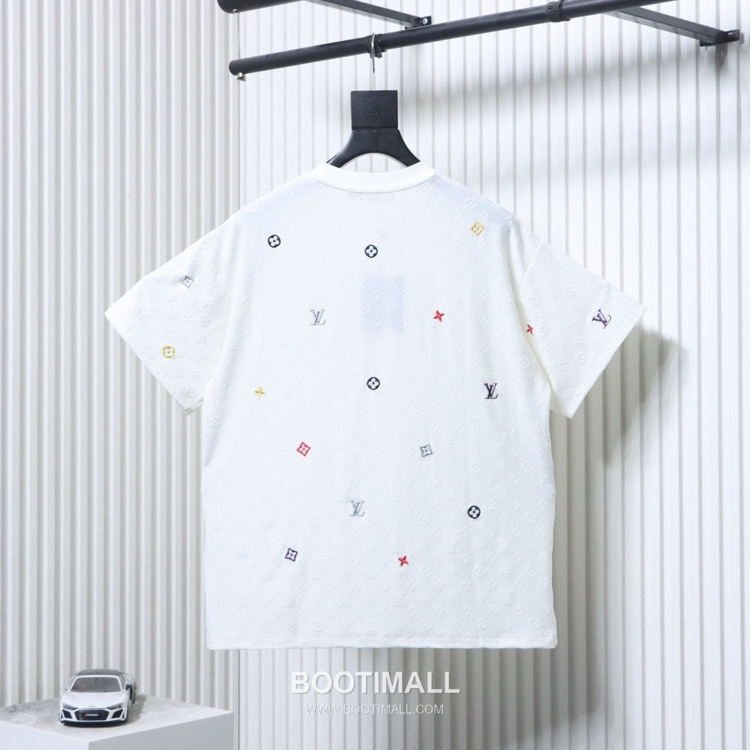 Louis Vuitton Monogram Allover Embroidered Logo Heavy Cotton Oversized Short Sleeve T-Shirt 루이비통 모노그램 올오버 자수 로고 헤비 코튼 오버핏 반팔 티셔츠 8