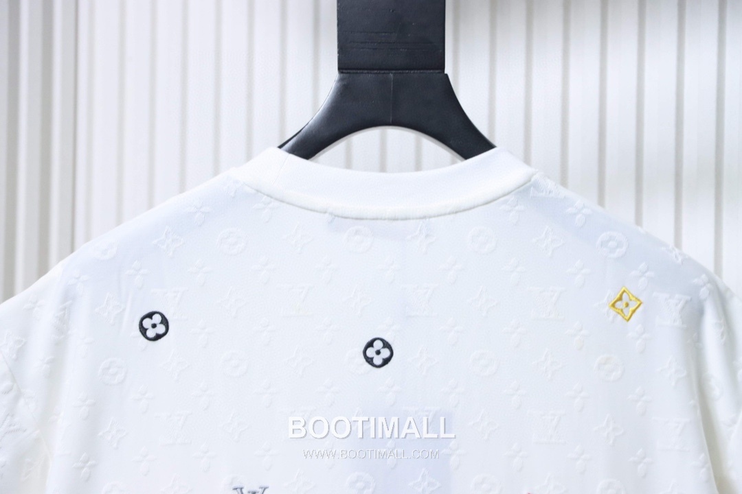 Louis Vuitton Monogram Allover Embroidered Logo Heavy Cotton Oversized Short Sleeve T-Shirt 루이비통 모노그램 올오버 자수 로고 헤비 코튼 오버핏 반팔 티셔츠 10