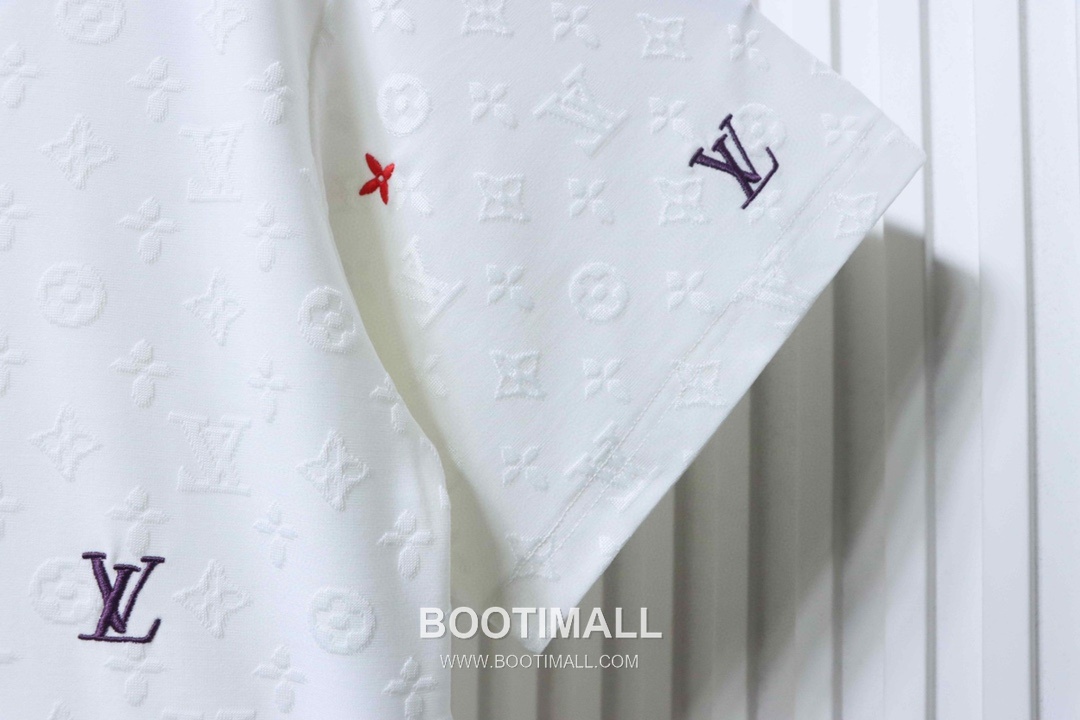Louis Vuitton Monogram Allover Embroidered Logo Heavy Cotton Oversized Short Sleeve T-Shirt 루이비통 모노그램 올오버 자수 로고 헤비 코튼 오버핏 반팔 티셔츠 12