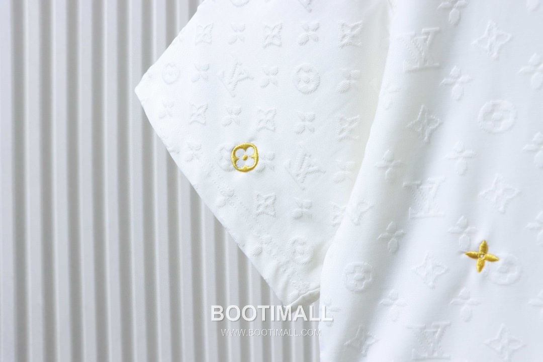 Louis Vuitton Monogram Allover Embroidered Logo Heavy Cotton Oversized Short Sleeve T-Shirt 루이비통 모노그램 올오버 자수 로고 헤비 코튼 오버핏 반팔 티셔츠 13