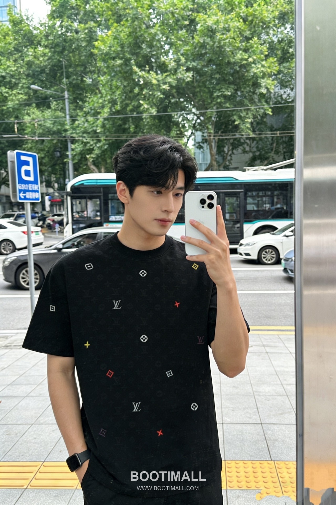 Louis Vuitton Monogram Allover Embroidered Logo Heavy Cotton Oversized Short Sleeve T-Shirt 루이비통 모노그램 올오버 자수 로고 헤비 코튼 오버핏 반팔 티셔츠 1