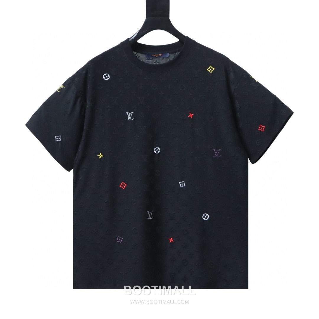 Louis Vuitton Monogram Allover Embroidered Logo Heavy Cotton Oversized Short Sleeve T-Shirt 루이비통 모노그램 올오버 자수 로고 헤비 코튼 오버핏 반팔 티셔츠 3