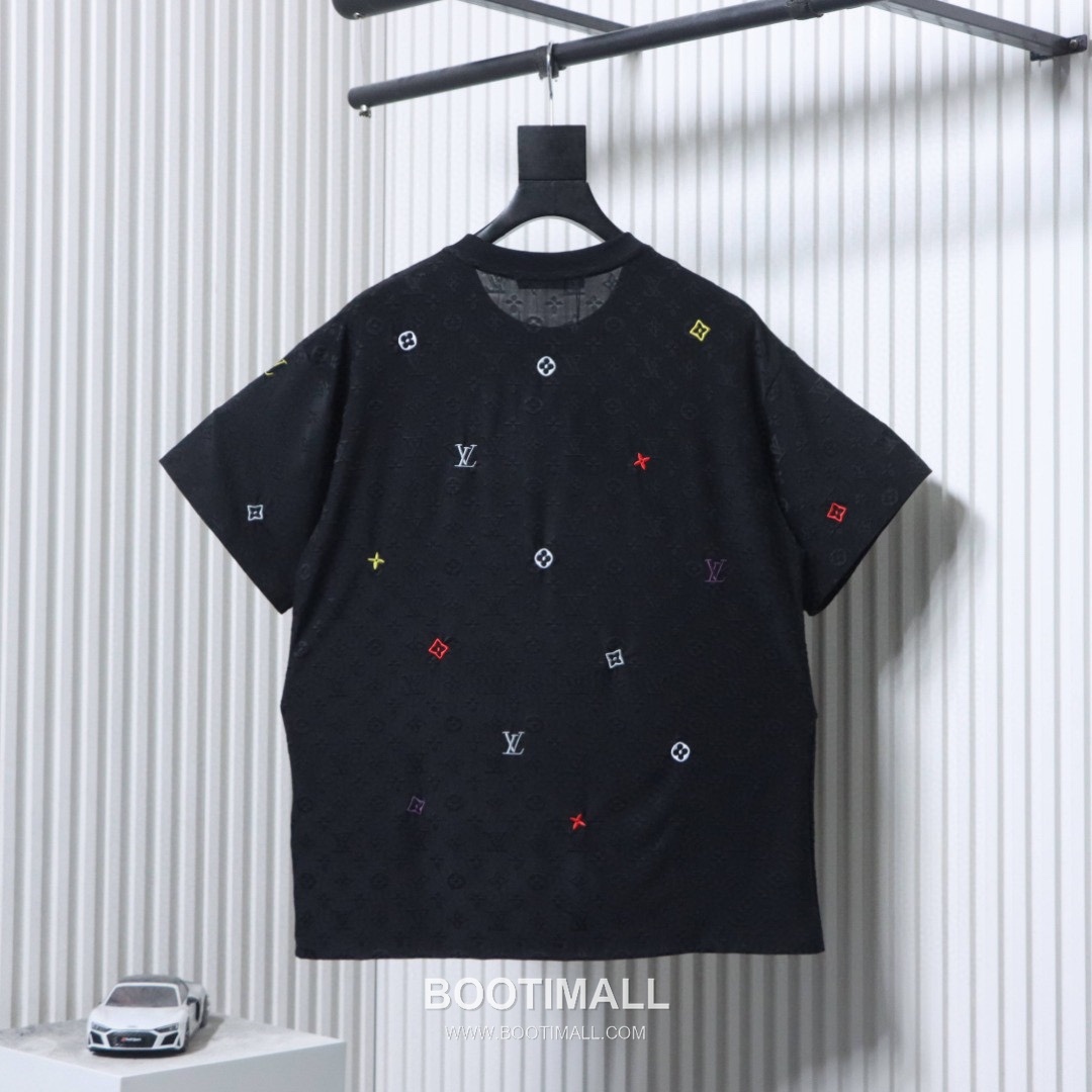 Louis Vuitton Monogram Allover Embroidered Logo Heavy Cotton Oversized Short Sleeve T-Shirt 루이비통 모노그램 올오버 자수 로고 헤비 코튼 오버핏 반팔 티셔츠 6
