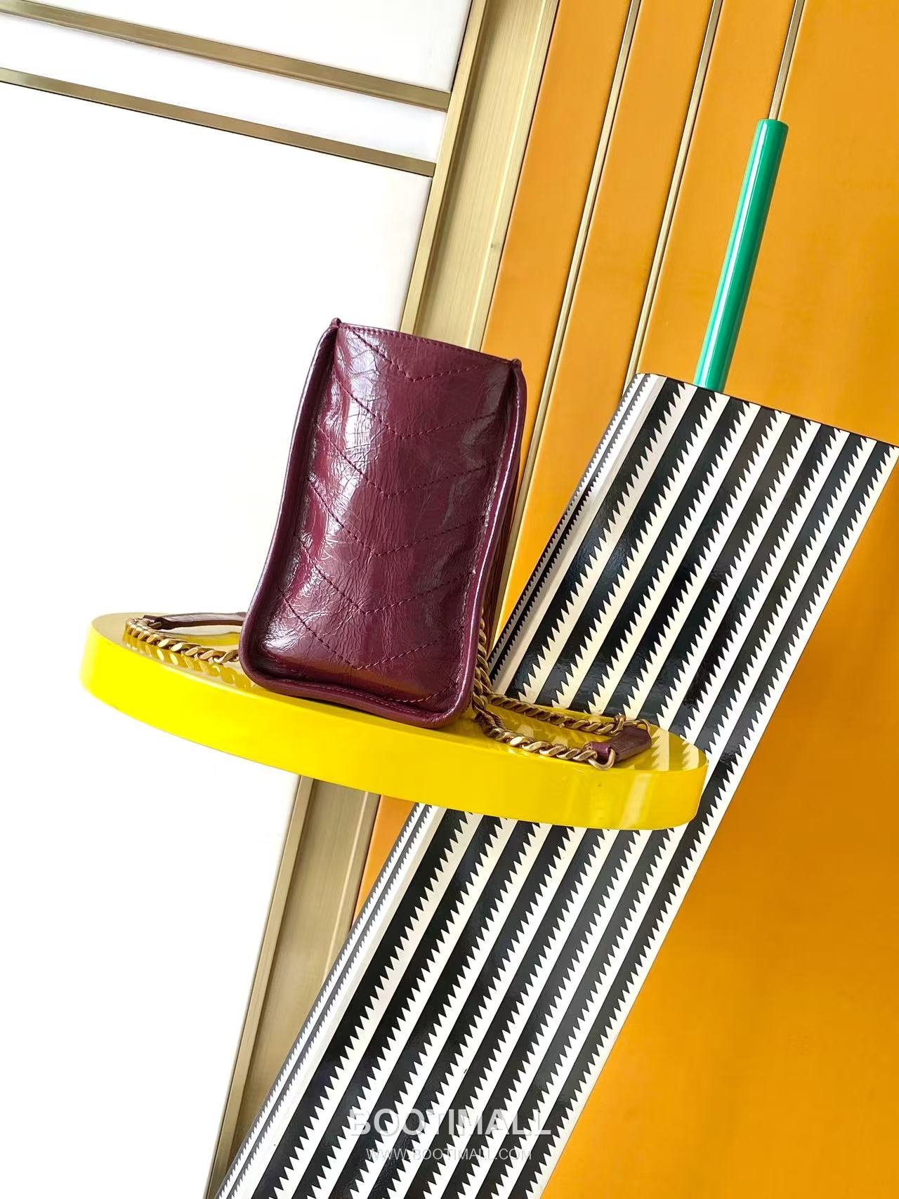 Saint Laurent Niki Small Shopping Bag Crinkled Oiled Leather 872680 생로랑 니키 스몰 쇼핑백 크링클 오일드 레더 25cm 2