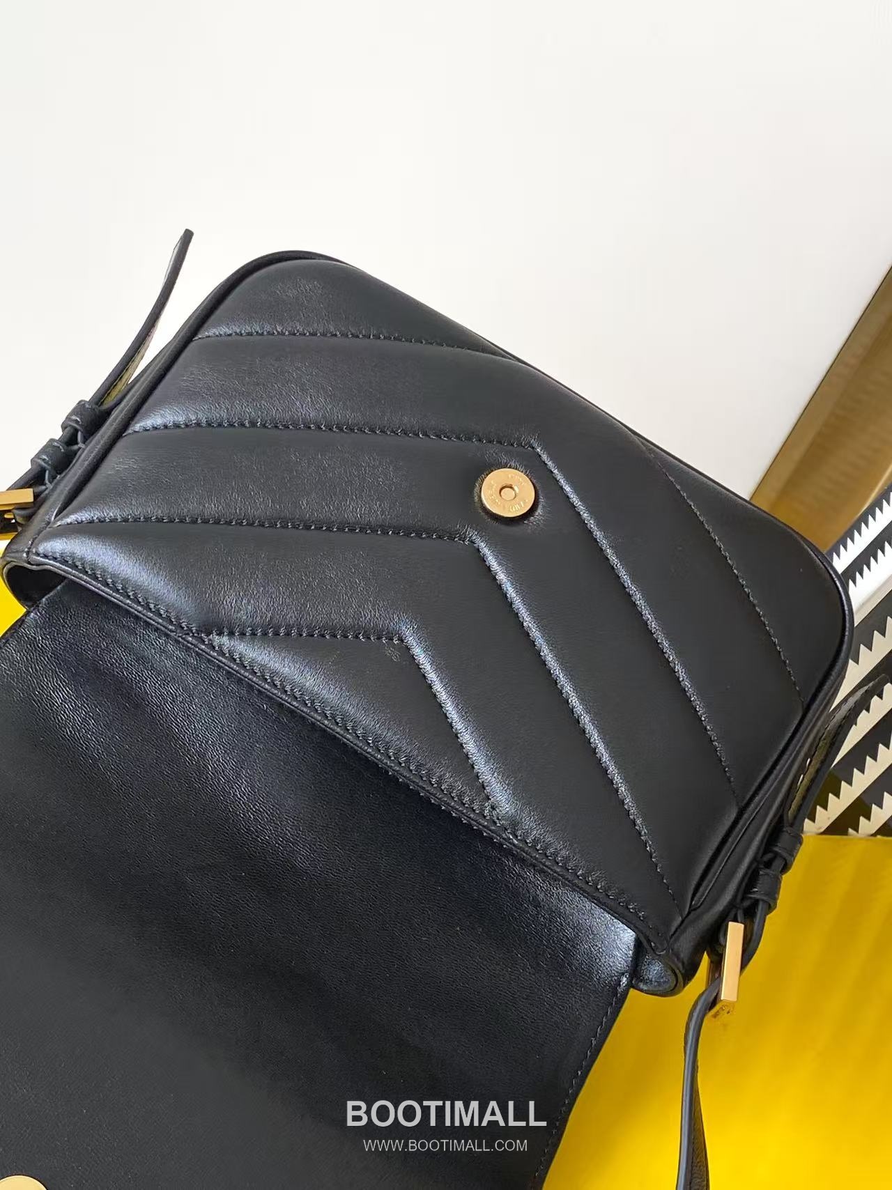 Saint Laurent LouLou Small Bag Quilted Lambskin Leather 873156 생로랑 루루 스몰 숄더백 퀼팅 램스킨 가죽 20cm 7