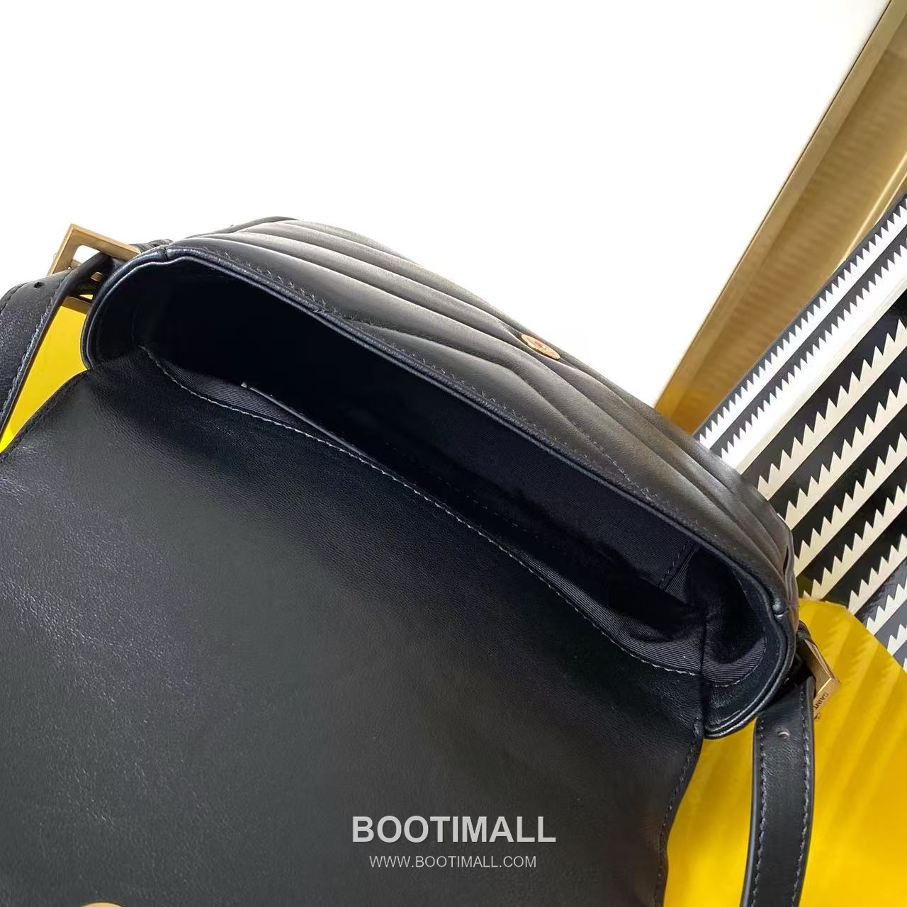 Saint Laurent LouLou Small Bag Quilted Lambskin Leather 873156 생로랑 루루 스몰 숄더백 퀼팅 램스킨 가죽 20cm 8