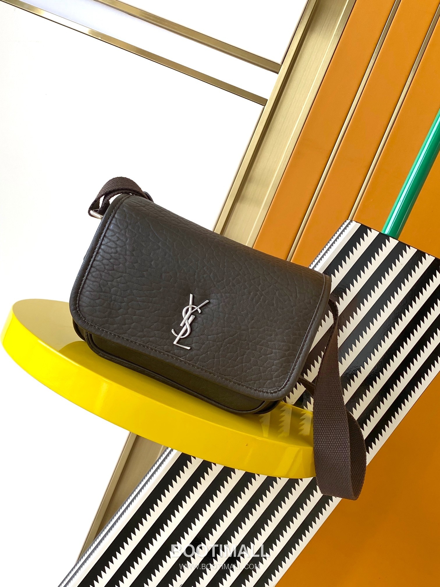 Saint Laurent Niki Small Messenger Bag Grained Lambskin Leather 776611 생로랑 니키 스몰 메신저백 그레인 램스킨 가죽 21cm 1