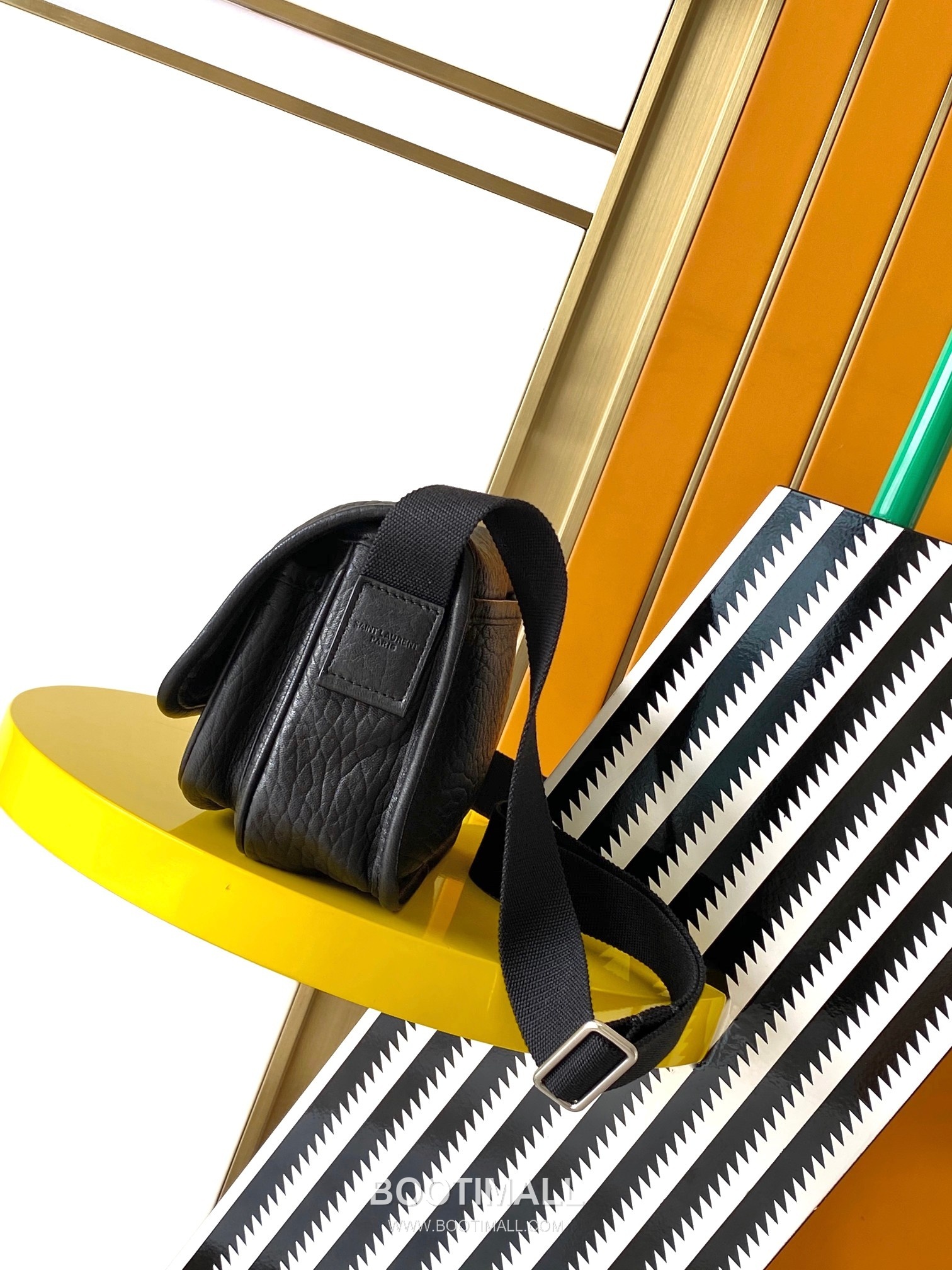 Saint Laurent Niki Small Messenger Bag Grained Lambskin Leather 776611 생로랑 니키 스몰 메신저백 그레인 램스킨 가죽 21cm 2