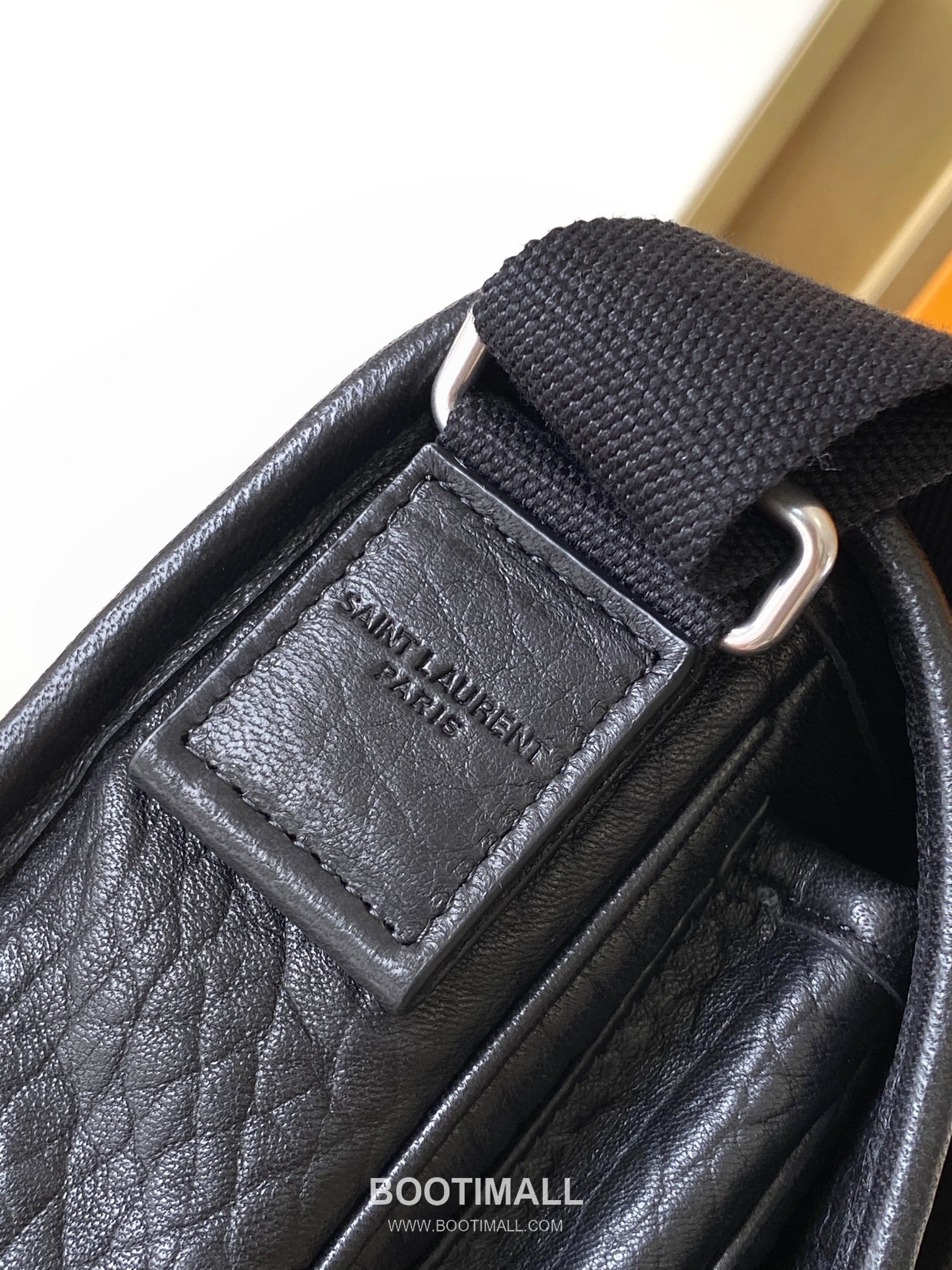 Saint Laurent Niki Small Messenger Bag Grained Lambskin Leather 776611 생로랑 니키 스몰 메신저백 그레인 램스킨 가죽 21cm 6