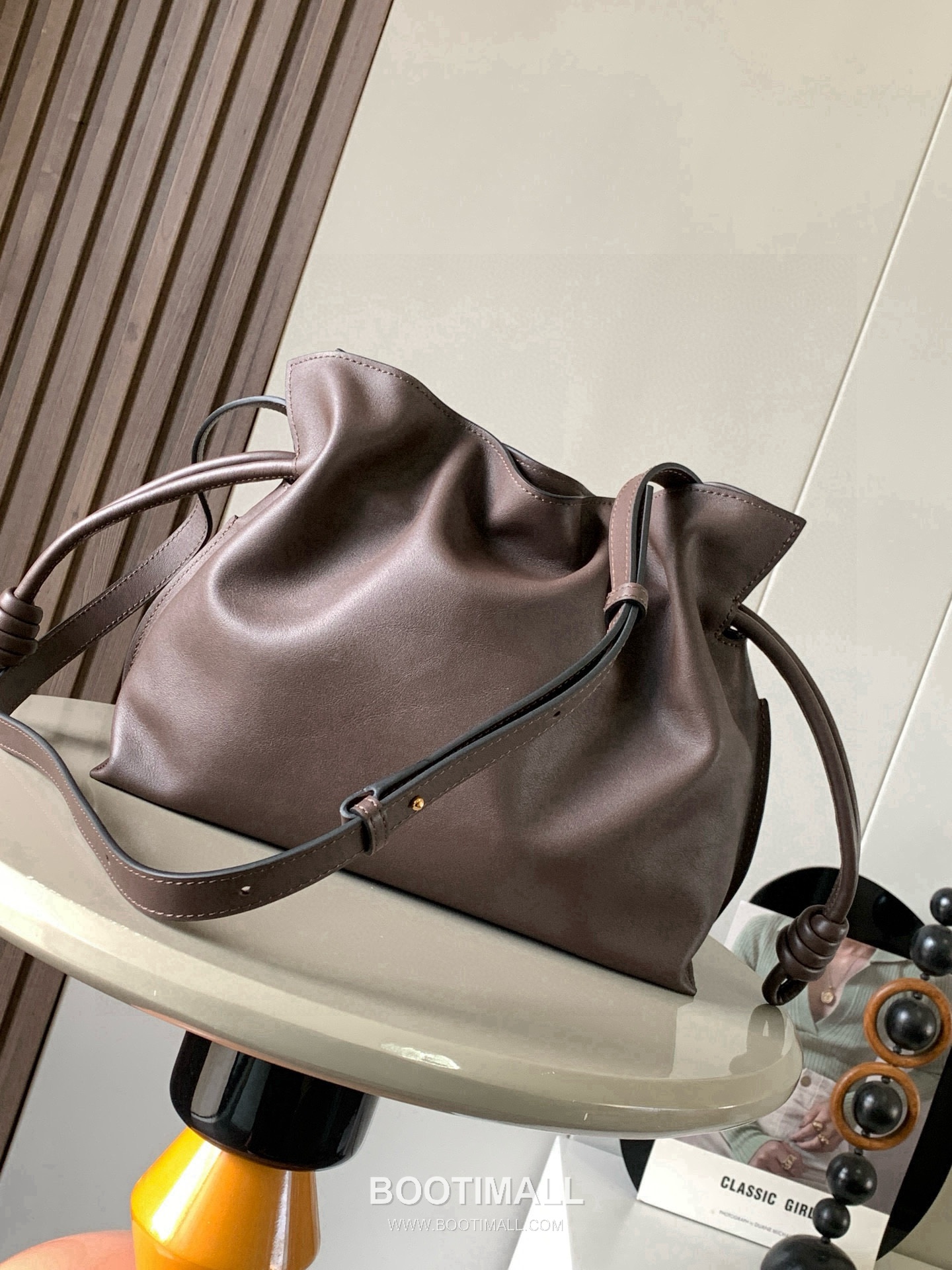 Loewe Flamenco Knot Clutch Bag Nappa Calfskin 9043 로에베 플라멩코 노트 클러치백 나파 카프스킨 30cm 4